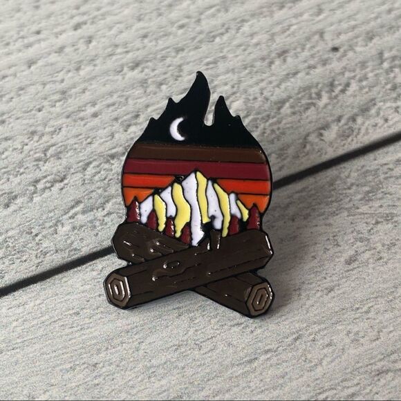 Camp Fire Enamel Pin/ Brooch Lapel - Picture 2 of 6